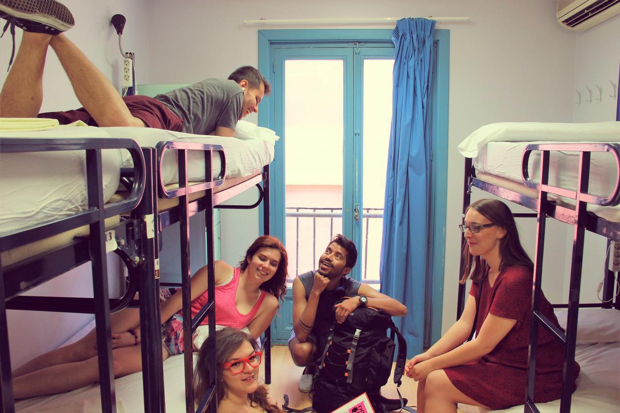 Cats Chill Out Hostel Madrid Exterior foto