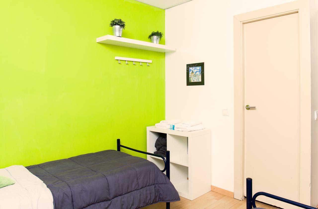 Cats Chill Out Hostel Madrid Exterior foto