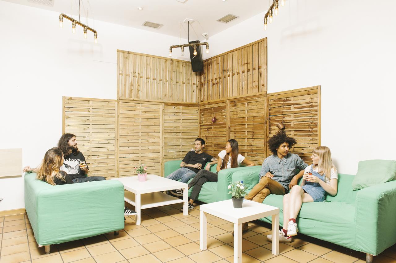 Cats Chill Out Hostel Madrid Exterior foto