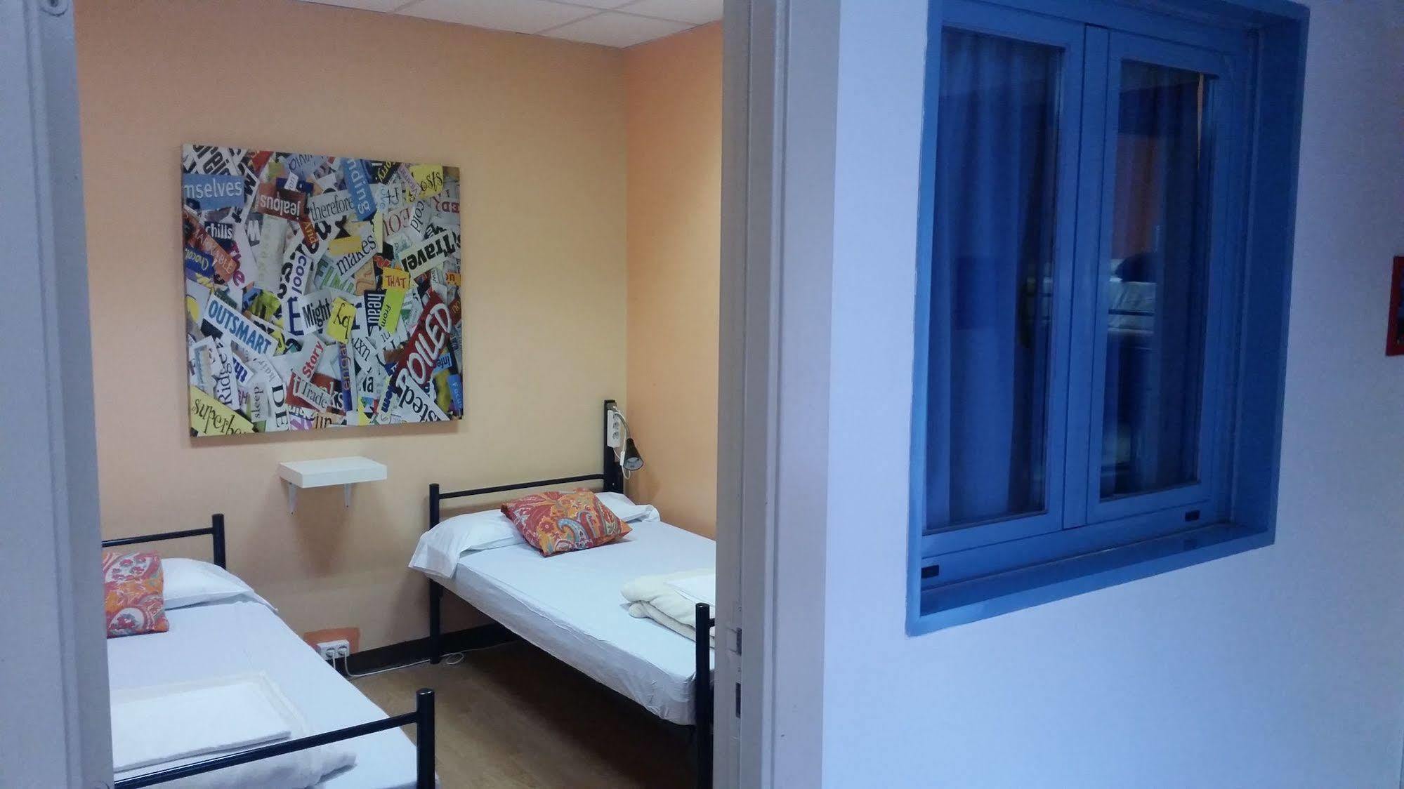Cats Chill Out Hostel Madrid Exterior foto