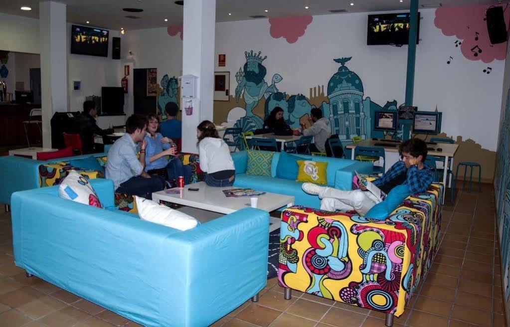 Cats Chill Out Hostel Madrid Exterior foto