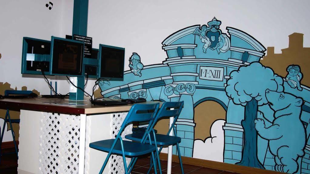 Cats Chill Out Hostel Madrid Exterior foto